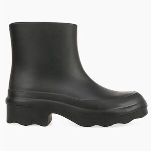 Vince Nia Rain Boot NEW WITH BOX!! Size 8